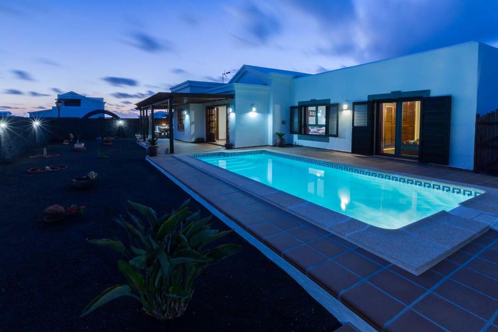 Villa el Faro Playa Blanca  Esterno foto